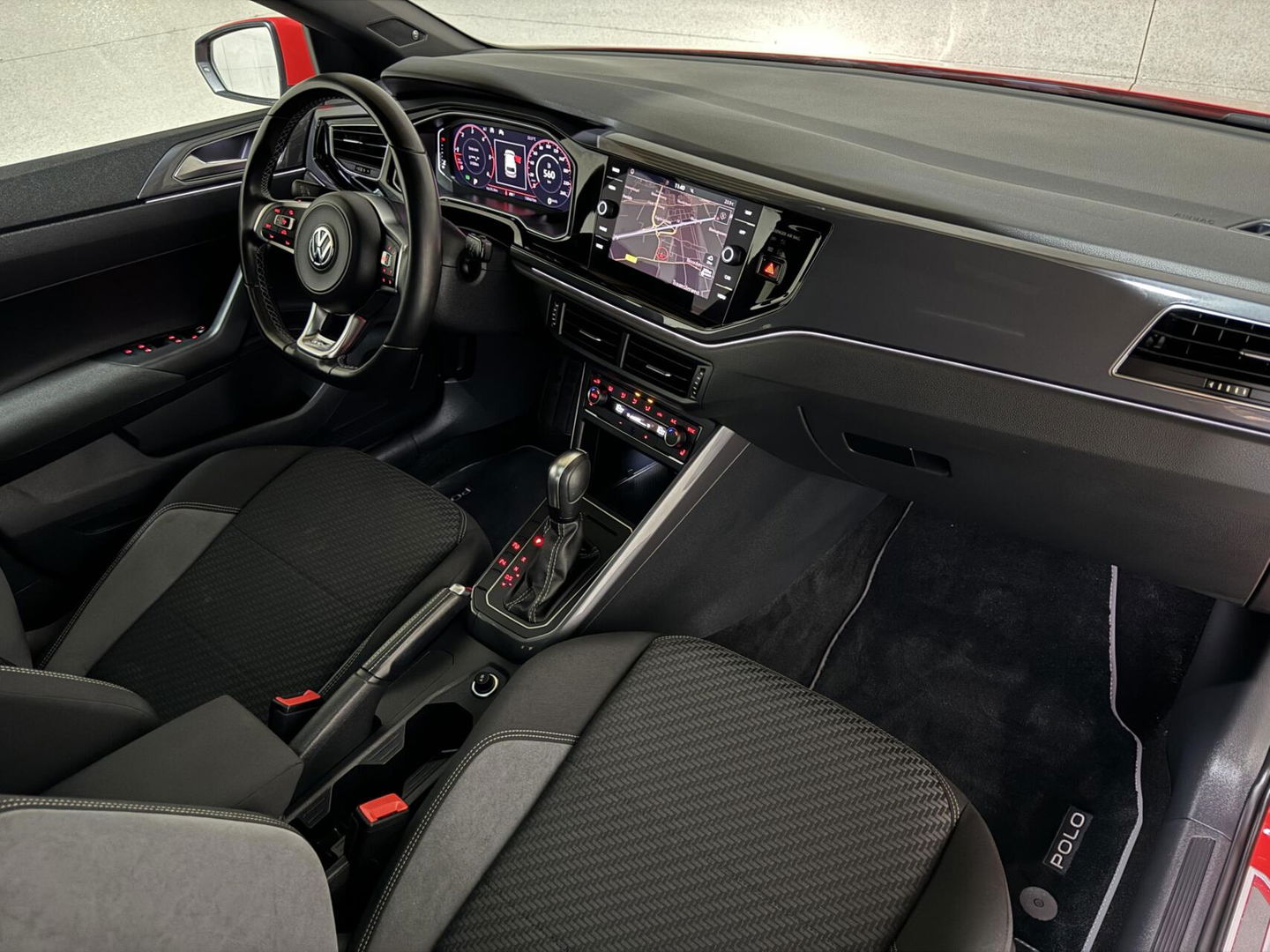Volkswagen Polo 1.6 TDI 2x R-Line Pano Virtual Beats CarPlay NAP