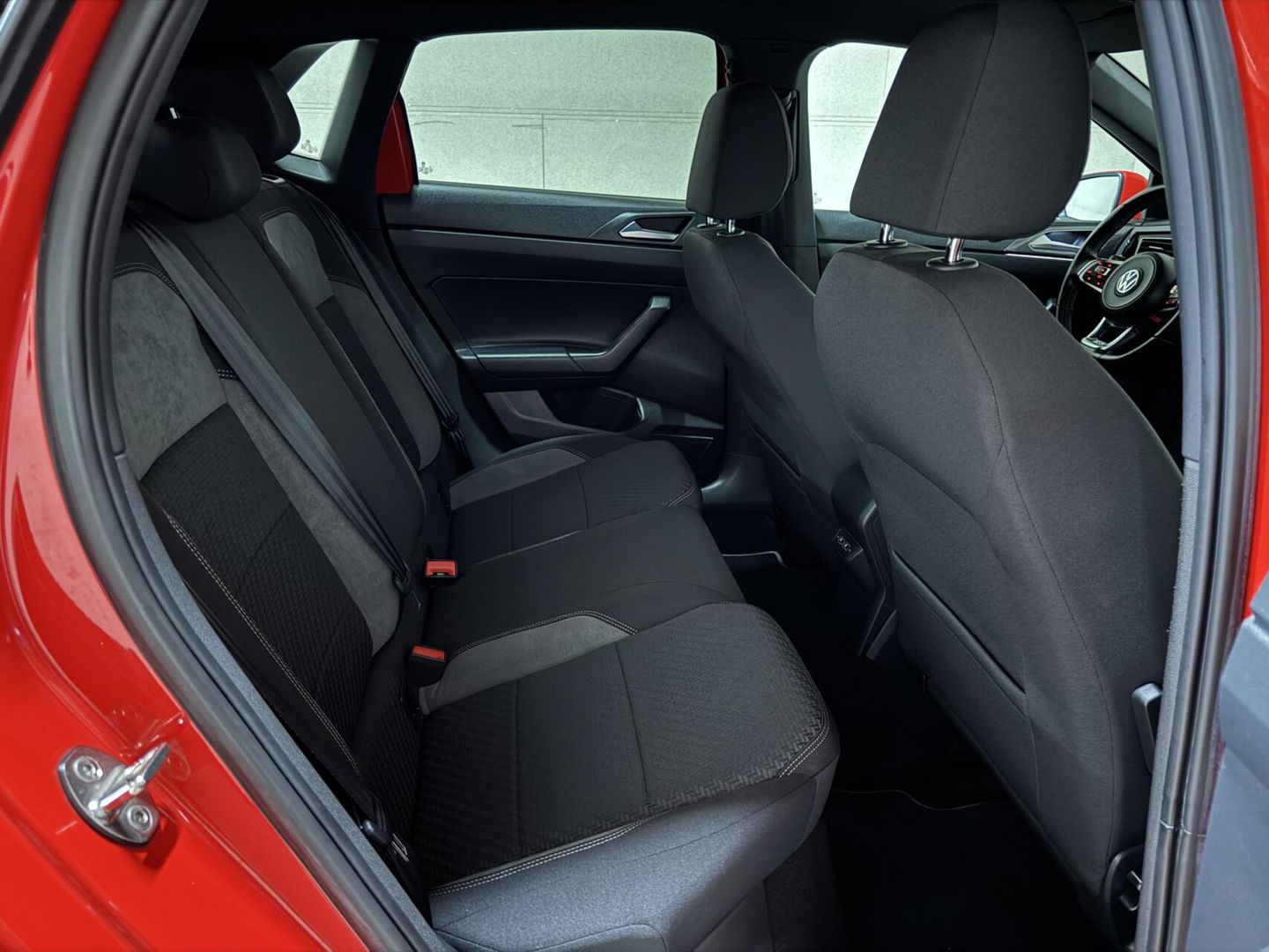 Volkswagen Polo 1.6 TDI 2x R-Line Pano Virtual Beats CarPlay NAP