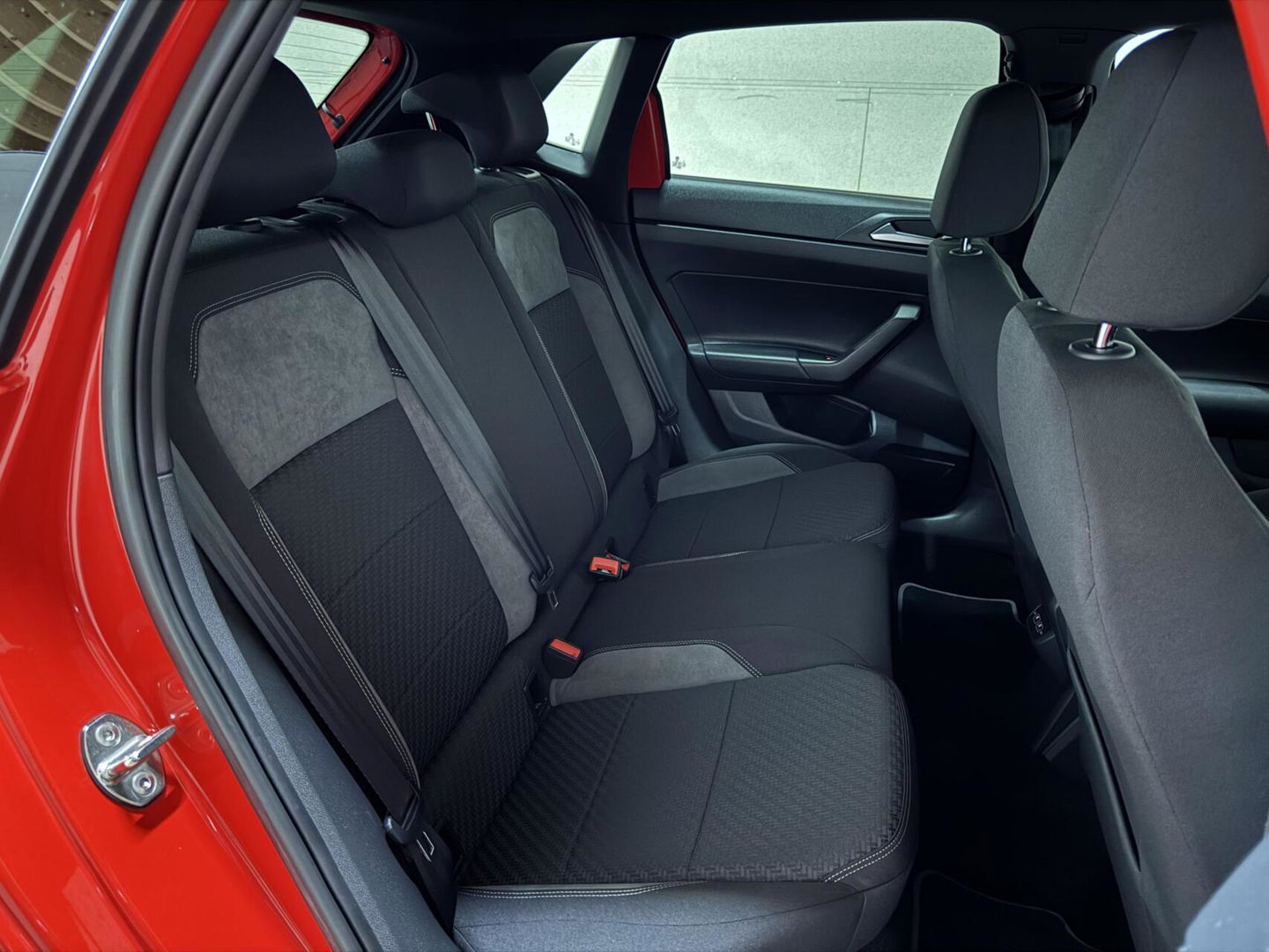 Volkswagen Polo 1.6 TDI 2x R-Line Pano Virtual Beats CarPlay NAP