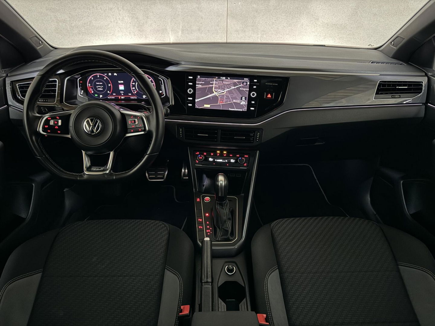 Volkswagen Polo 1.6 TDI 2x R-Line Pano Virtual Beats CarPlay NAP