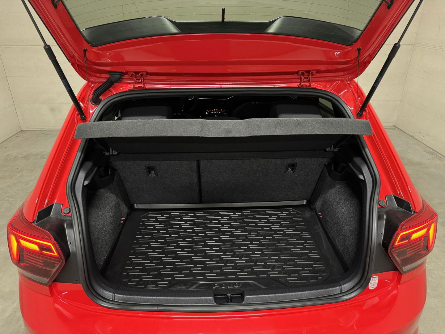 Volkswagen Polo 1.6 TDI 2x R-Line Pano Virtual Beats CarPlay NAP