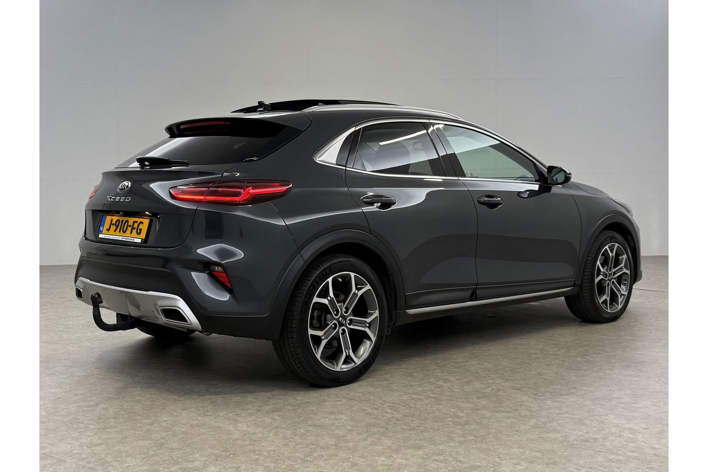 Kia Xceed 1.6 GDi PHEV ExecutiveLine Pano ACC LED Camera Carplay Clima Leder Trekhaak Virtual Navi PDC 18"LMV