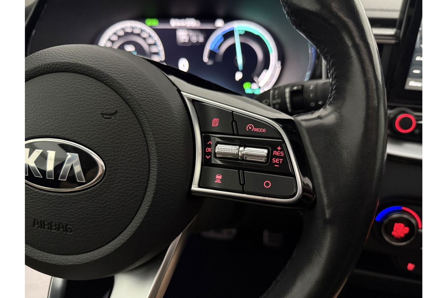Kia Xceed 1.6 GDi PHEV ExecutiveLine Pano ACC LED Camera Carplay Clima Leder Trekhaak Virtual Navi PDC 18"LMV