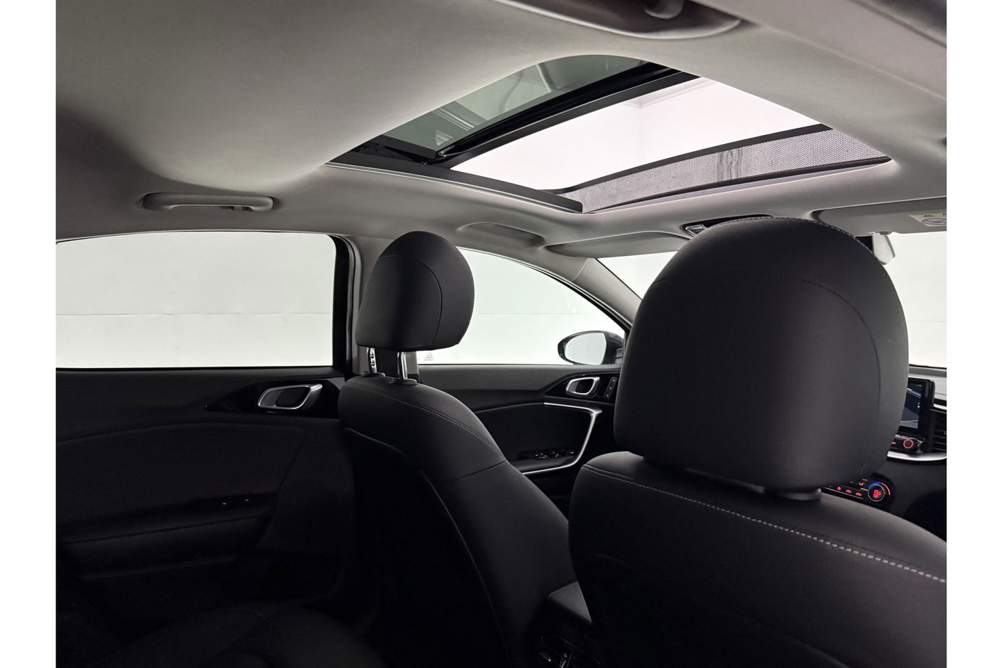 Kia Xceed 1.6 GDi PHEV ExecutiveLine Pano ACC LED Camera Carplay Clima Leder Trekhaak Virtual Navi PDC 18"LMV