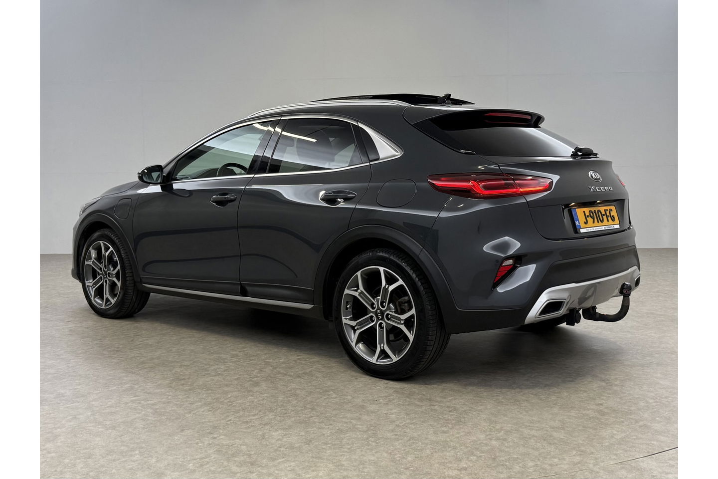 Kia Xceed 1.6 GDi PHEV ExecutiveLine Pano ACC LED Camera Carplay Clima Leder Trekhaak Virtual Navi PDC 18"LMV
