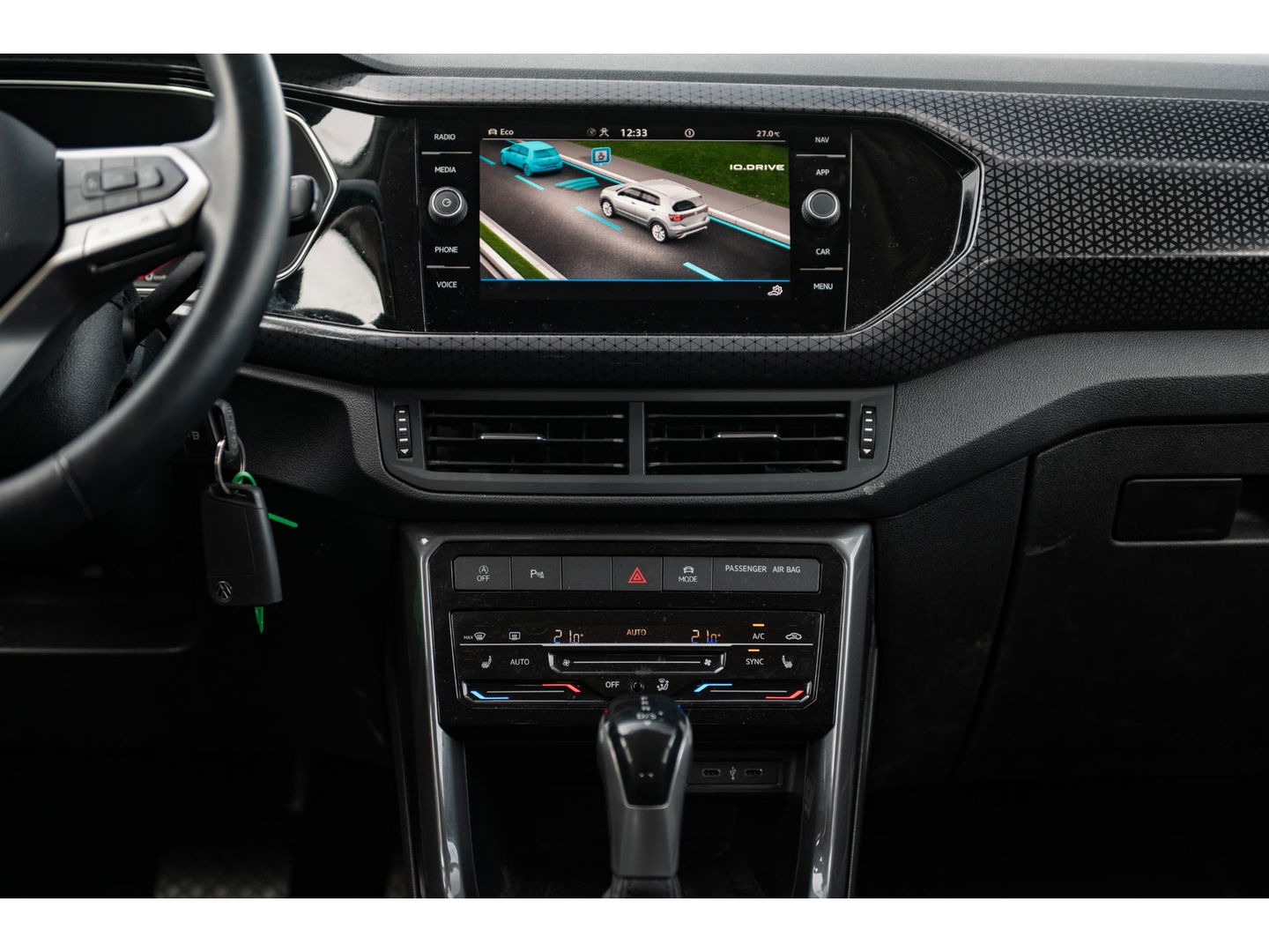 Volkswagen T-Cross 1.5 TSI DSG Style | TREKHAAK | CLIMA | APPLE CAR PLAY