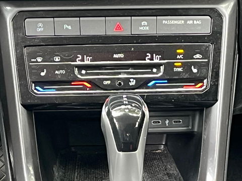 Volkswagen T-Cross 1.5 TSI DSG Style | TREKHAAK | CLIMA | APPLE CAR PLAY