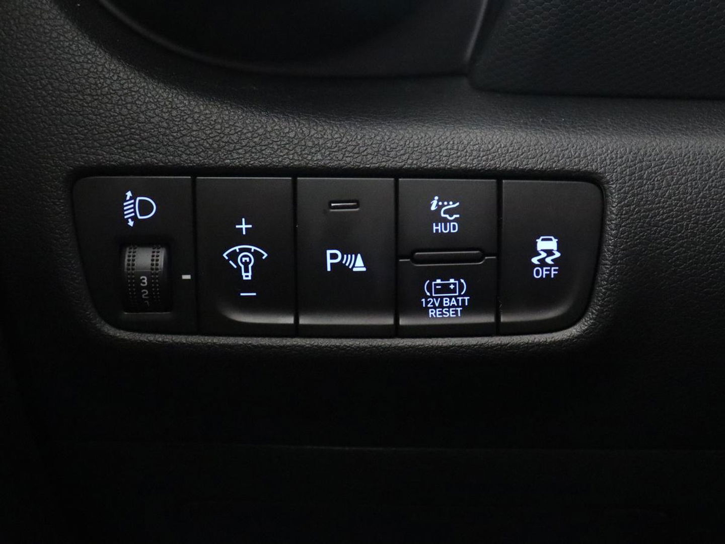 Hyundai KONA 1.6 GDI HEV Premium | Leder | Head-Up | Stoel & stuurverwarming | Adaptive cruise | Camera | Carplay | Keyless | Navigatie | Keyless | Full LED