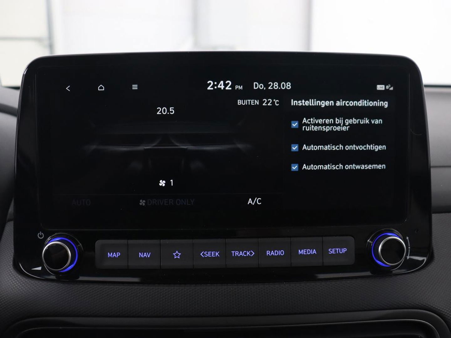 Hyundai KONA 1.6 GDI HEV Premium | Leder | Head-Up | Stoel & stuurverwarming | Adaptive cruise | Camera | Carplay | Keyless | Navigatie | Keyless | Full LED