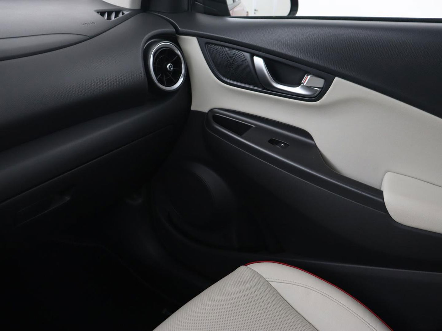 Hyundai KONA 1.6 GDI HEV Premium | Leder | Head-Up | Stoel & stuurverwarming | Adaptive cruise | Camera | Carplay | Keyless | Navigatie | Keyless | Full LED