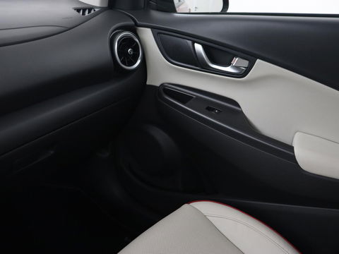 Hyundai KONA 1.6 GDI HEV Premium | Leder | Head-Up | Stoel & stuurverwarming | Adaptive cruise | Camera | Carplay | Keyless | Navigatie | Keyless | Full LED