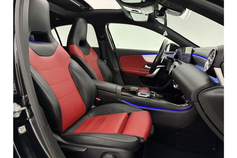 Mercedes-Benz A-Klasse 180 AMG Pano Sfeer Virtual LED PDC Camera Carplay Clima Navi 19"LMV