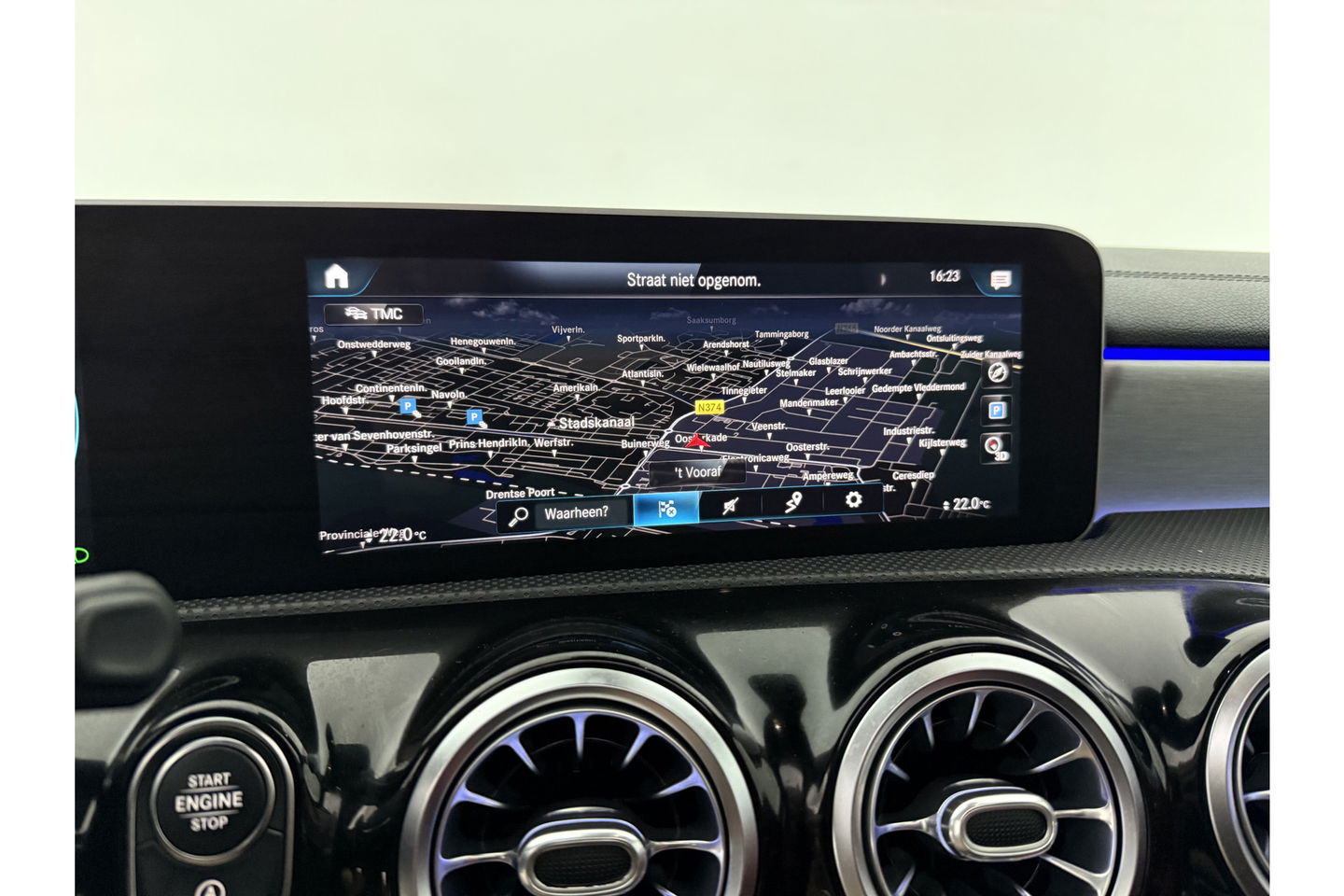 Mercedes-Benz A-Klasse 180 AMG Pano Sfeer Virtual LED PDC Camera Carplay Clima Navi 19"LMV