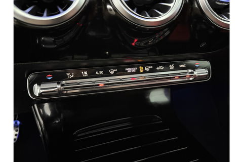 Mercedes-Benz A-Klasse 180 AMG Pano Sfeer Virtual LED PDC Camera Carplay Clima Navi 19"LMV
