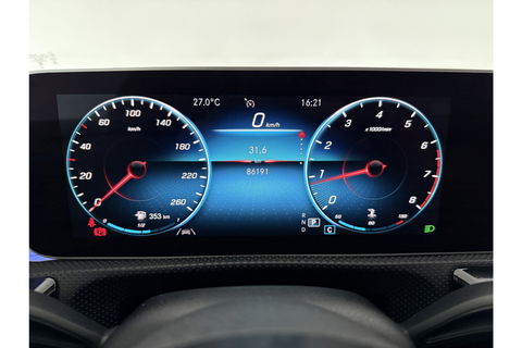 Mercedes-Benz A-Klasse 180 AMG Pano Sfeer Virtual LED PDC Camera Carplay Clima Navi 19"LMV