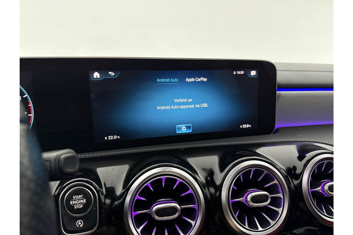Mercedes-Benz A-Klasse 180 AMG Pano Sfeer Virtual LED PDC Camera Carplay Clima Navi 19"LMV