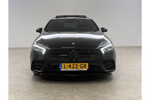 Mercedes-Benz A-Klasse 180 AMG Pano Sfeer Virtual LED PDC Camera Carplay Clima Navi 19"LMV