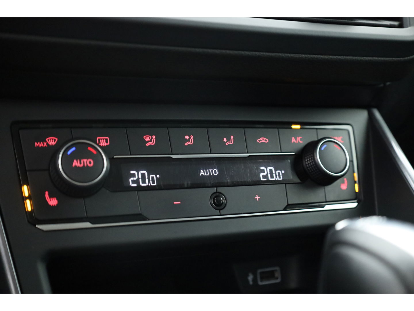 Volkswagen Polo 1.0 TSI DSG | Navi | Adapt. Cruise | Stoelverw. | All Seasons | Clima | PDC