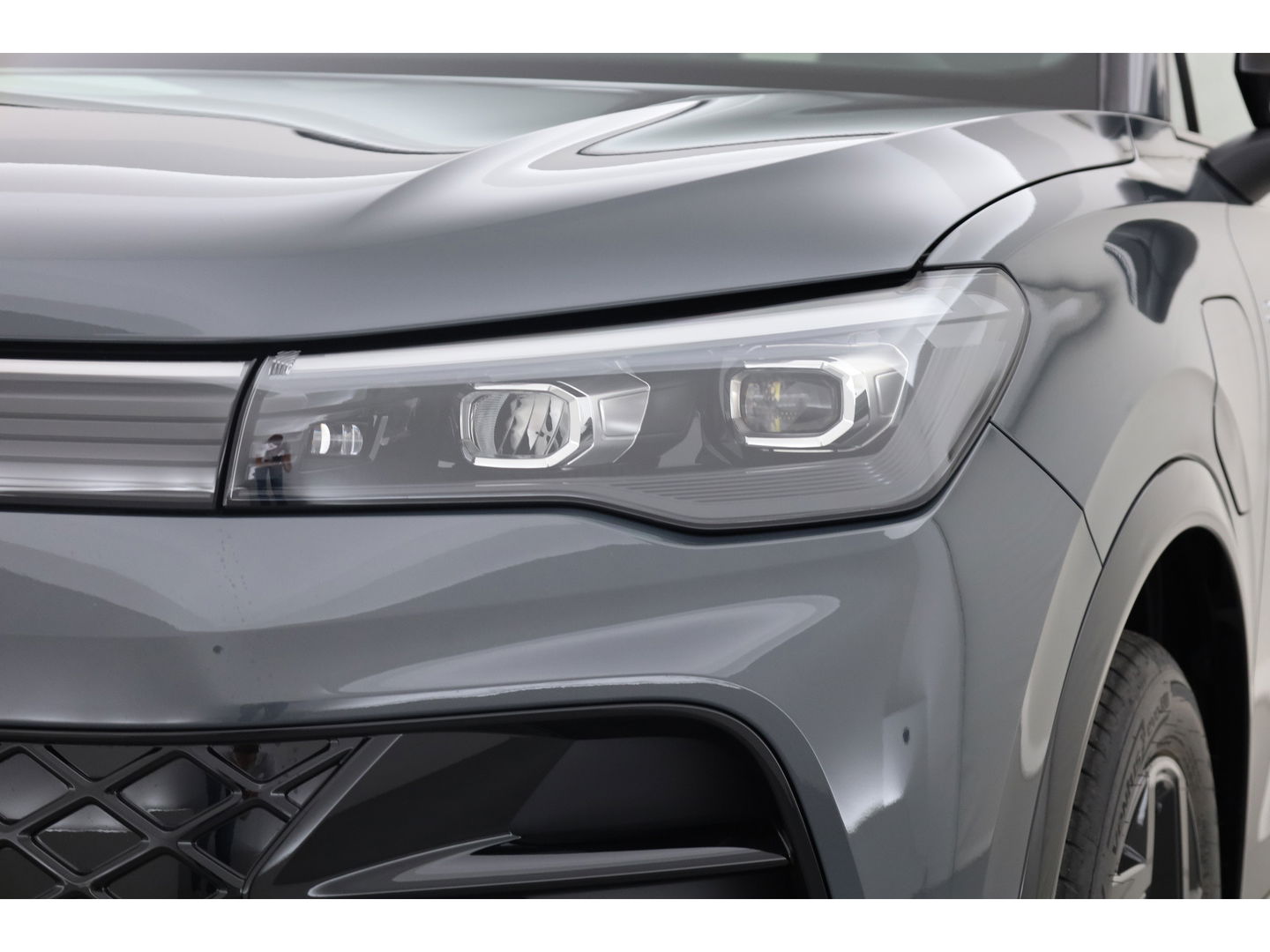 Volkswagen Tiguan 1.5 eHybrid R-Line Black Style 272pk | Pano | 360cam | Elek. Trekhaak | Massage | Stoel- Stuurverw. | Adapt. Cruise