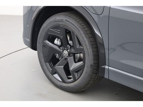 Volkswagen Tiguan 1.5 eHybrid R-Line Black Style 272pk | Pano | 360cam | Elek. Trekhaak | Massage | Stoel- Stuurverw. | Adapt. Cruise