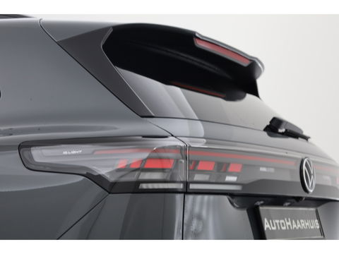 Volkswagen Tiguan 1.5 eHybrid R-Line Black Style 272pk | Pano | 360cam | Elek. Trekhaak | Massage | Stoel- Stuurverw. | Adapt. Cruise