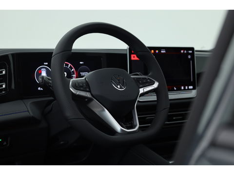 Volkswagen Tiguan 1.5 eHybrid R-Line Black Style 272pk | Pano | 360cam | Elek. Trekhaak | Massage | Stoel- Stuurverw. | Adapt. Cruise