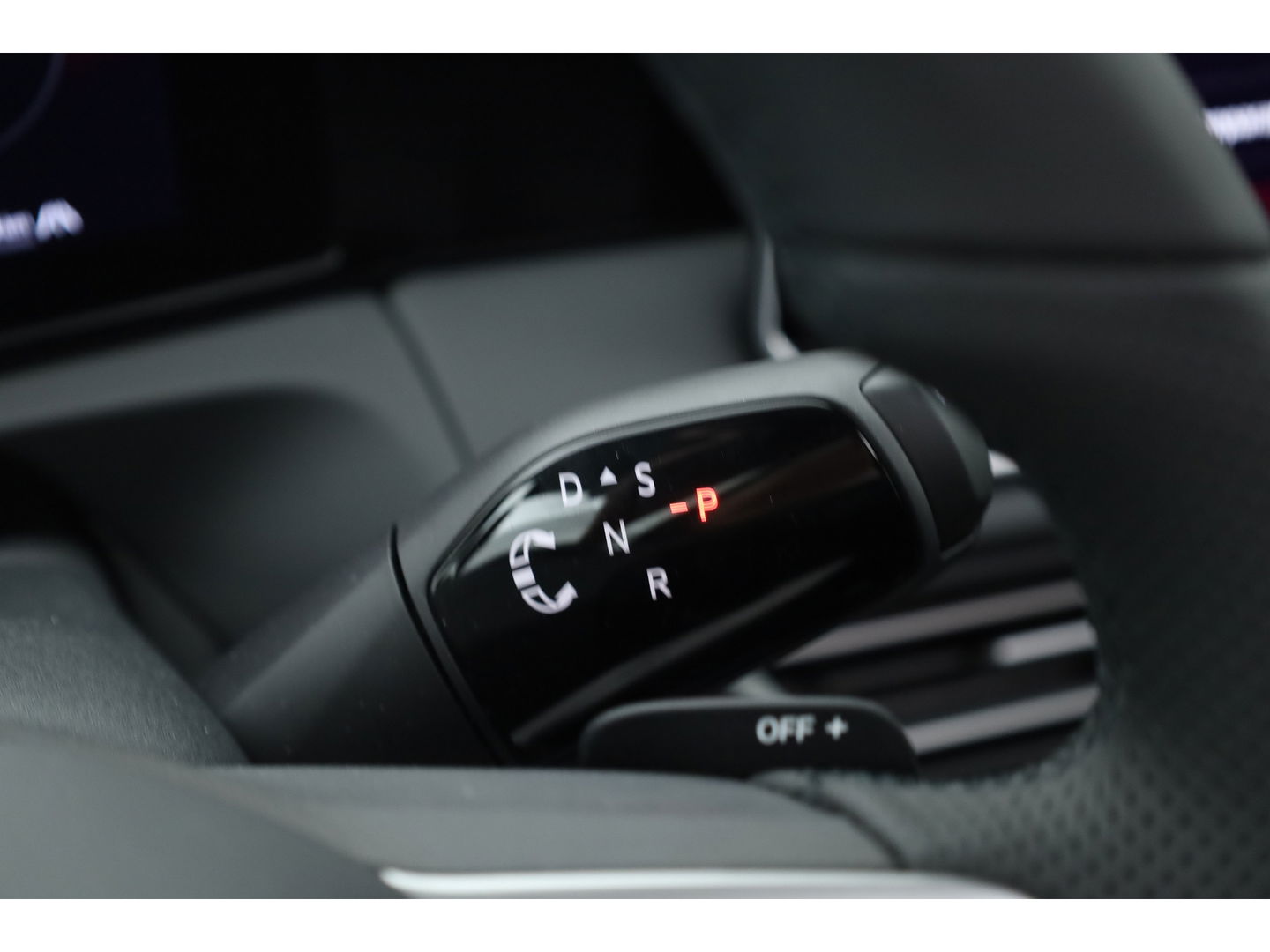 Volkswagen Tiguan 1.5 eHybrid R-Line Black Style 272pk | Pano | 360cam | Elek. Trekhaak | Massage | Stoel- Stuurverw. | Adapt. Cruise