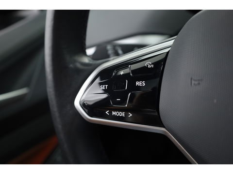 Volkswagen ID.4 Max 77 kWh | Pano | IQ. Light | HUD | Adapt. Cruise | Trekhaak | Dodehoek.