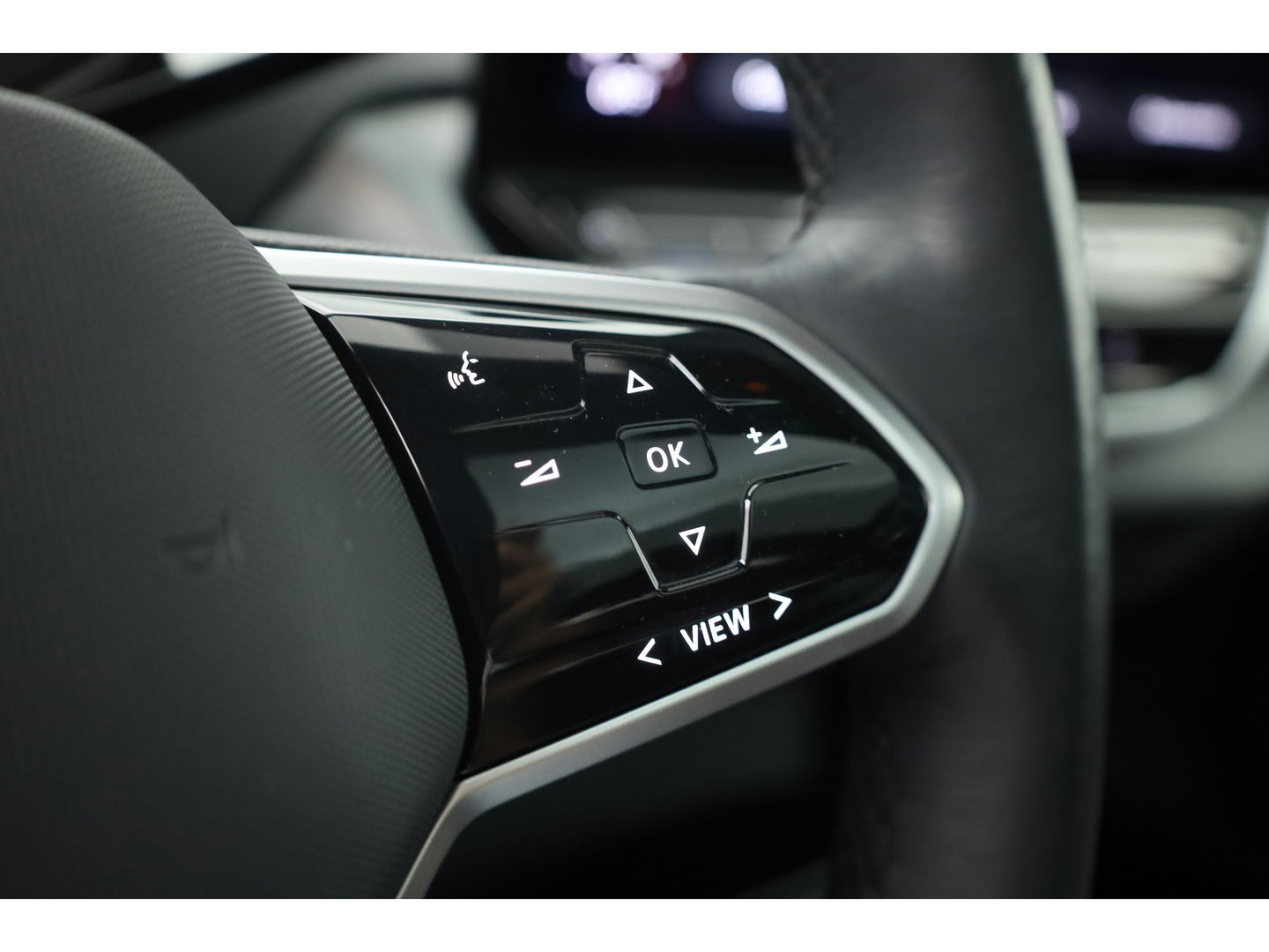 Volkswagen ID.4 Max 77 kWh | Pano | IQ. Light | HUD | Adapt. Cruise | Trekhaak | Dodehoek.