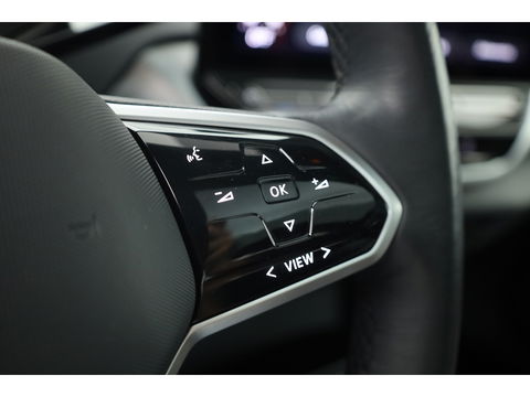 Volkswagen ID.4 Max 77 kWh | Pano | IQ. Light | HUD | Adapt. Cruise | Trekhaak | Dodehoek.