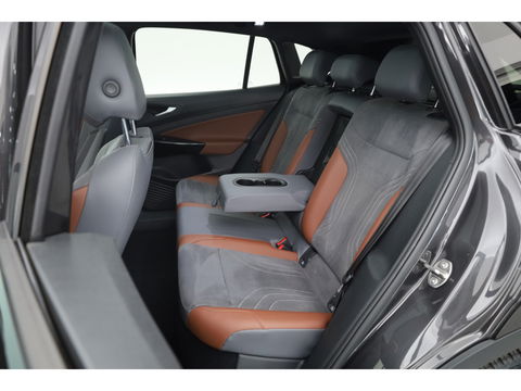 Volkswagen ID.4 Max 77 kWh | Pano | IQ. Light | HUD | Adapt. Cruise | Trekhaak | Dodehoek.