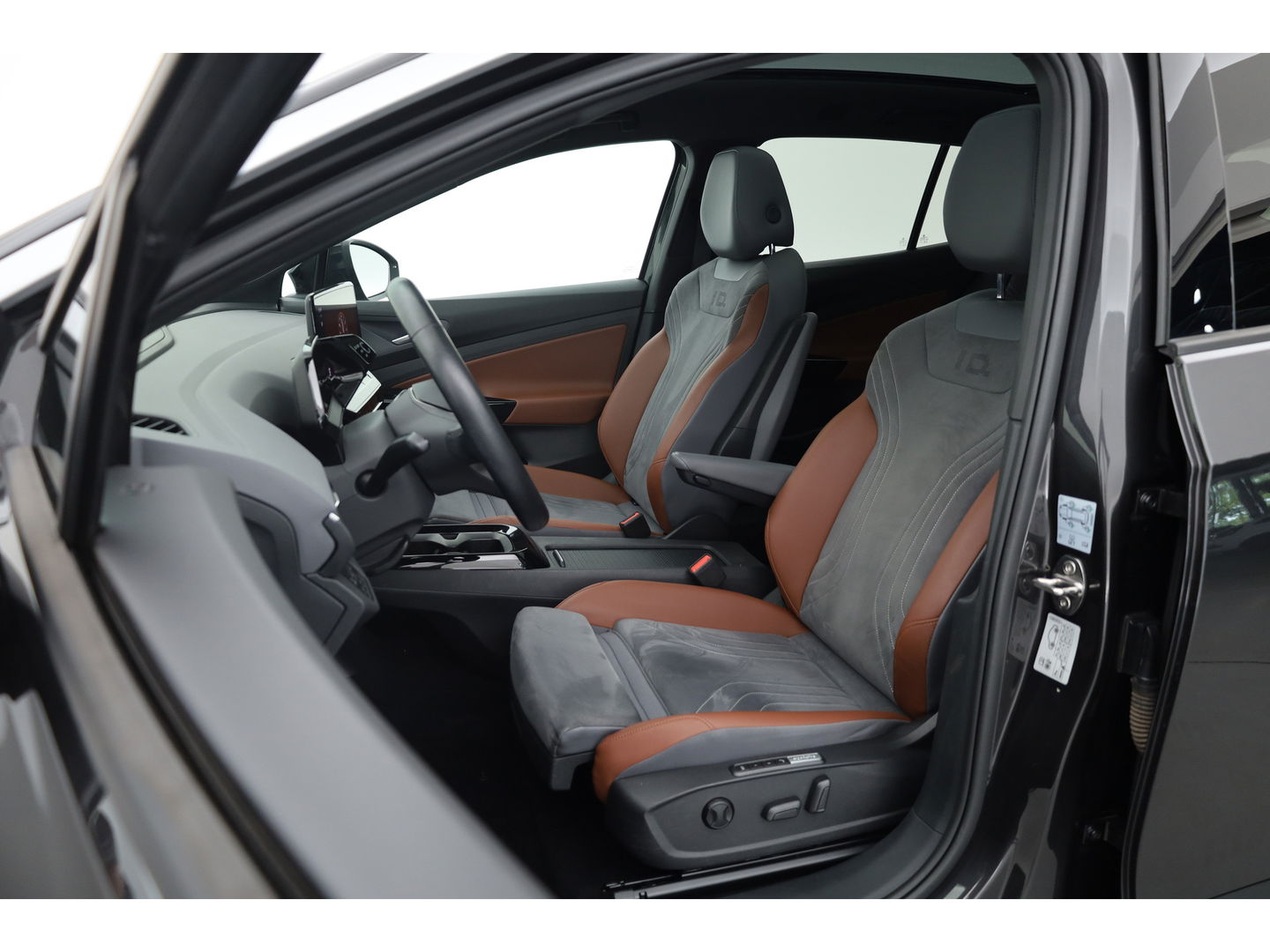 Volkswagen ID.4 Max 77 kWh | Pano | IQ. Light | HUD | Adapt. Cruise | Trekhaak | Dodehoek.