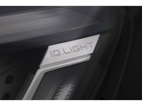 Volkswagen ID.4 Max 77 kWh | Pano | IQ. Light | HUD | Adapt. Cruise | Trekhaak | Dodehoek.