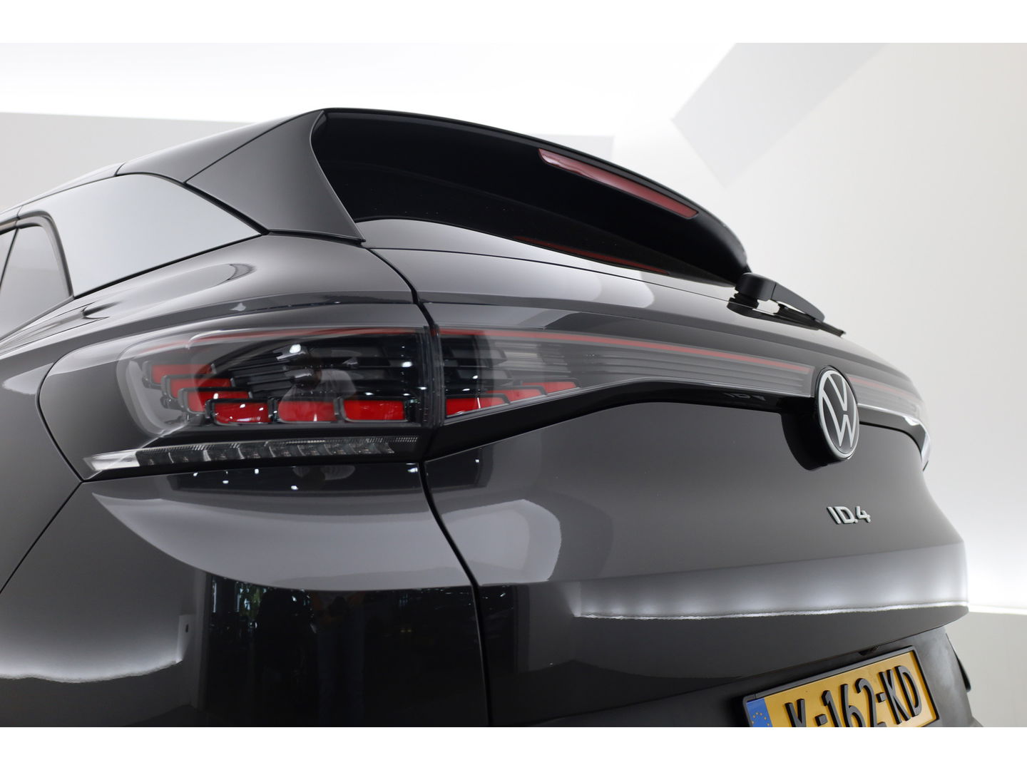 Volkswagen ID.4 Max 77 kWh | Pano | IQ. Light | HUD | Adapt. Cruise | Trekhaak | Dodehoek.