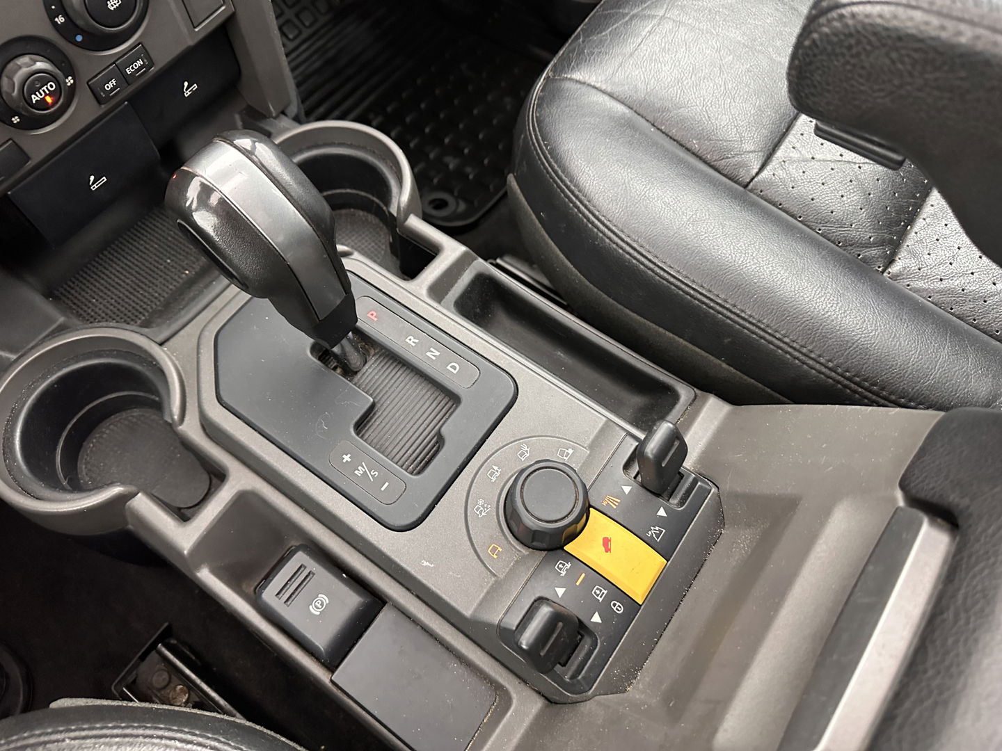 Land Rover Discovery 3 *MOTOR-DEFECT* Aut. *PANO | FULL-LEATHER | XENON | HARMAN/KARDON | MEMORY-PACK | AIR-SUPENSION | NAVI-FULLMAP | 19''ALU | ECC | PDC | CRUISE | TOWBAR*
