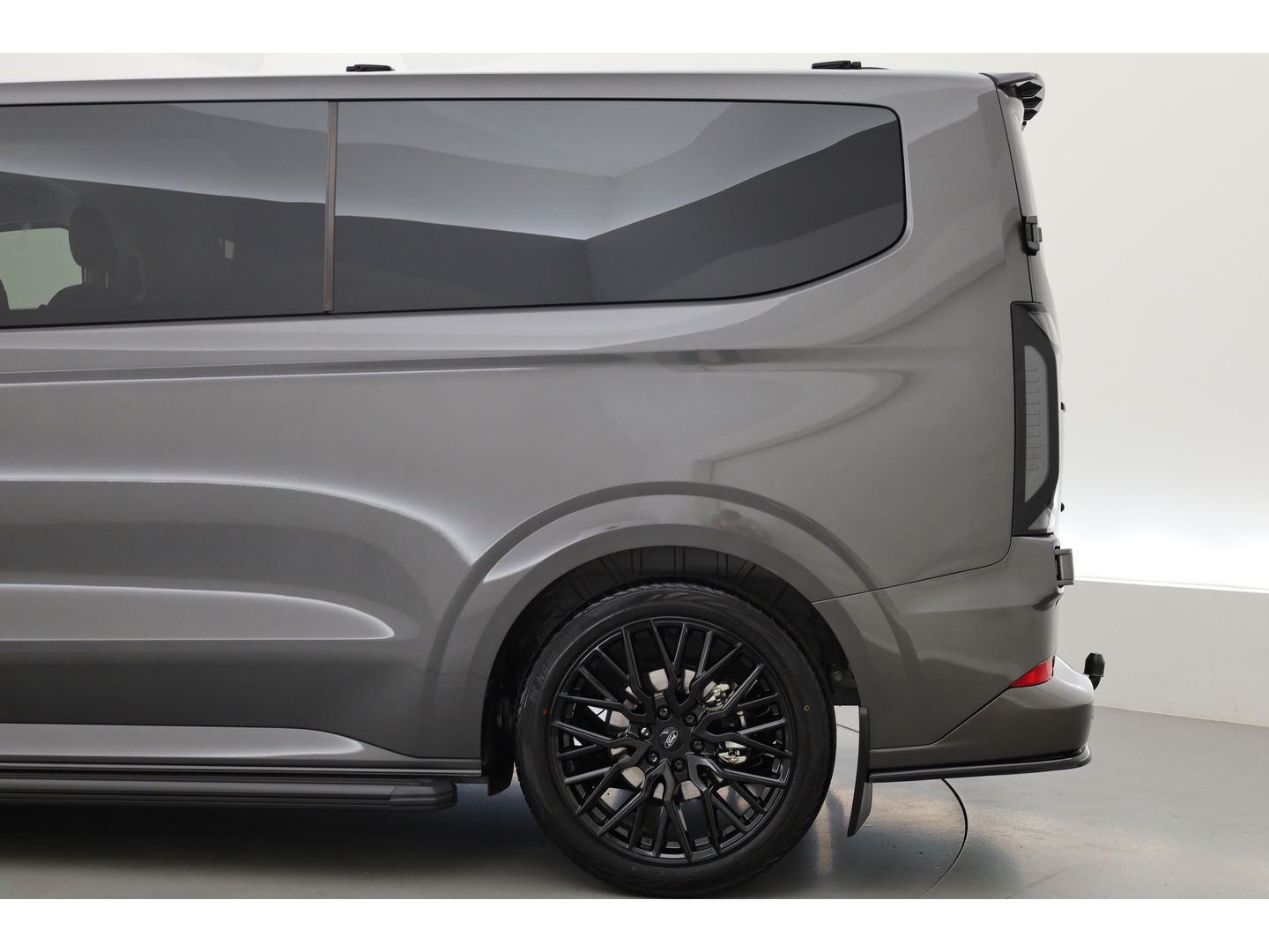 Ford Transit Custom 320 2.0 TDCI L2H1 BLACK EDITION | Dubb.Cab. | Automaat | | Adapt. Cruise | Navi | Clima | Dakdragers | NIEUW MODEL!!