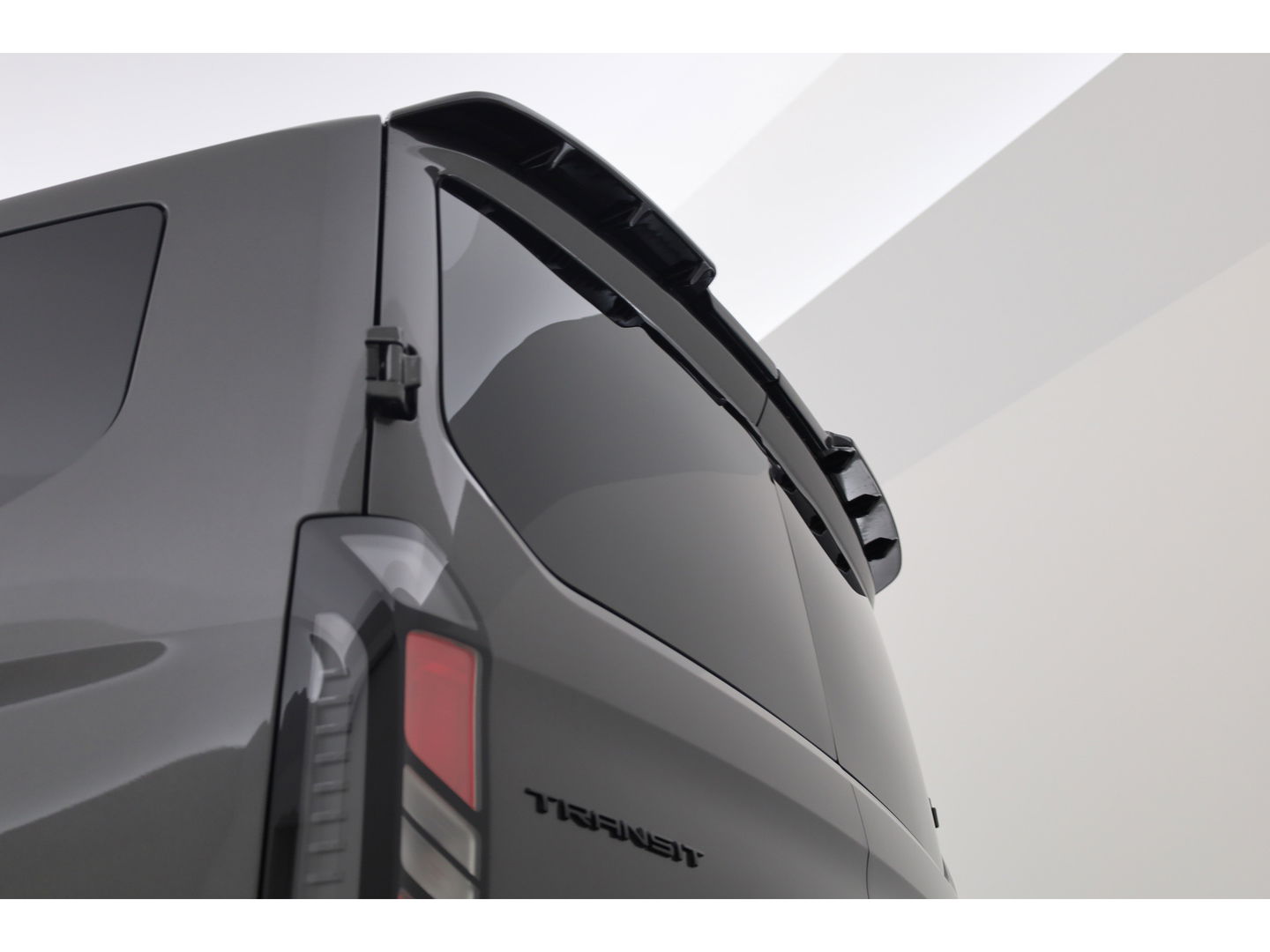 Ford Transit Custom 320 2.0 TDCI L2H1 BLACK EDITION | Dubb.Cab. | Automaat | | Adapt. Cruise | Navi | Clima | Dakdragers | NIEUW MODEL!!