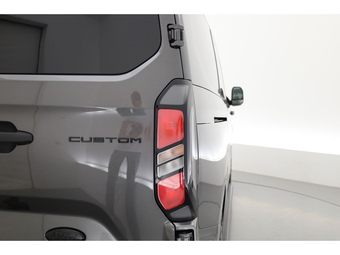 Ford Transit Custom 320 2.0 TDCI L2H1 BLACK EDITION | Dubb.Cab. | Automaat | | Adapt. Cruise | Navi | Clima | Dakdragers | NIEUW MODEL!!