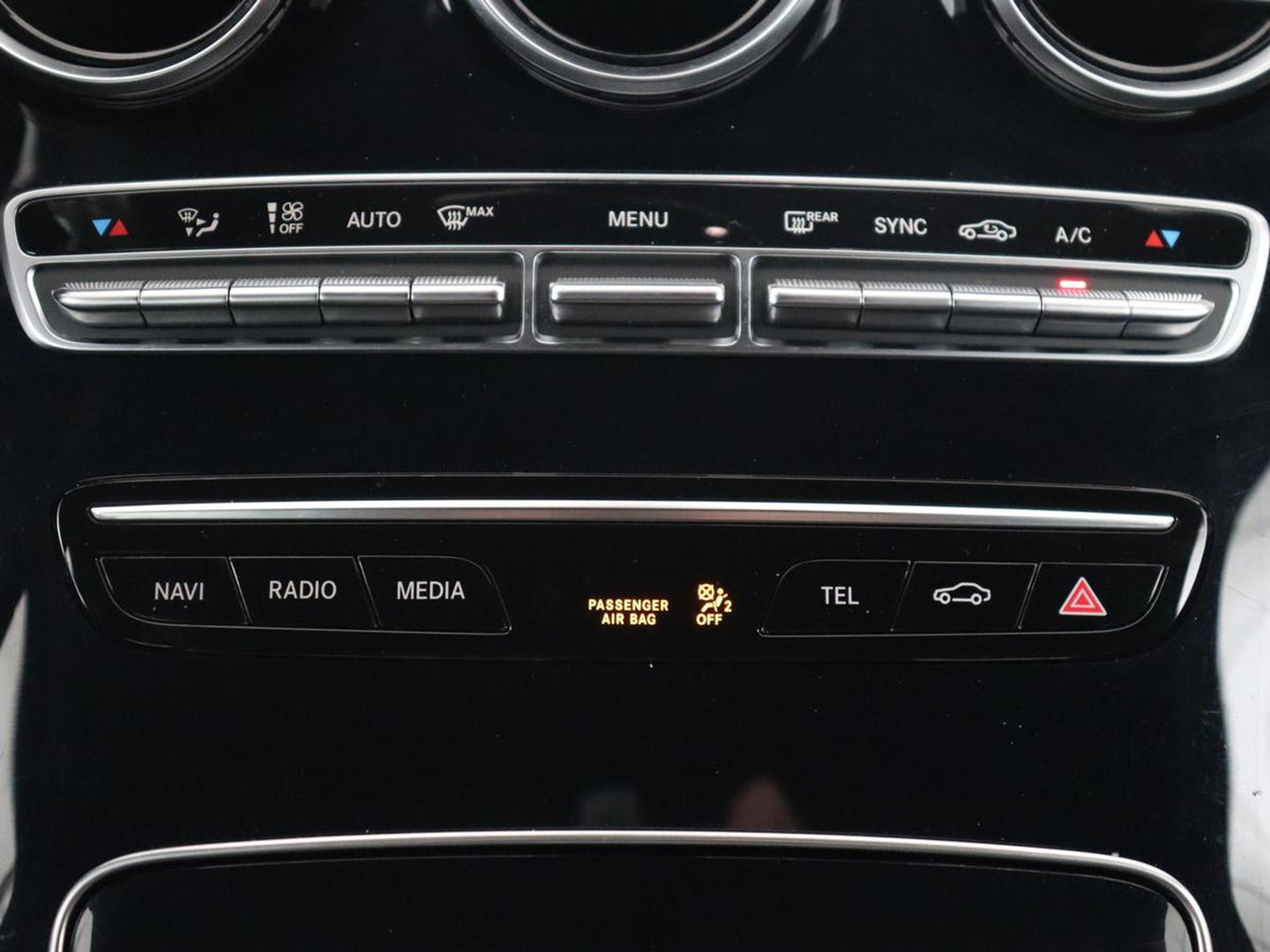 Mercedes-Benz C-Klasse 160 AMG Limited | Stoelverwarming | Leder/Alcantara | Digital Cockpit | Camera | Navigatie | Full LED | Park Assist