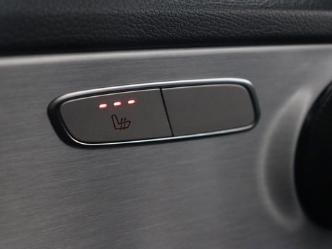 Mercedes-Benz C-Klasse 160 AMG Limited | Stoelverwarming | Leder/Alcantara | Digital Cockpit | Camera | Navigatie | Full LED | Park Assist