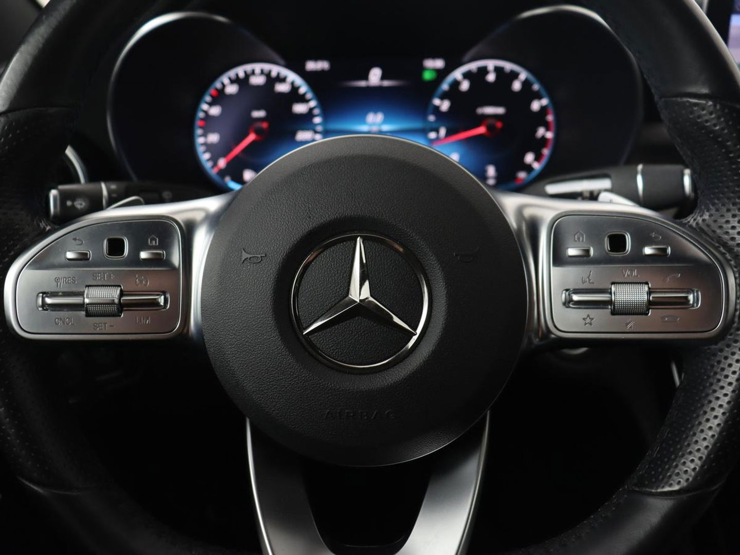 Mercedes-Benz C-Klasse 160 AMG Limited | Stoelverwarming | Leder/Alcantara | Digital Cockpit | Camera | Navigatie | Full LED | Park Assist