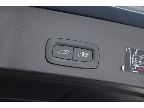 Volvo XC40 1.5 T4 Recharge Inscription Expr. | Pano-dak | 19'' | Stoel + stuurverwarming | camera |