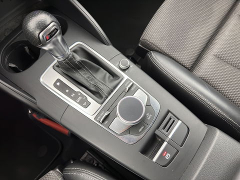 Audi A3 Limousine 35 TFSI CoD Advance Sport S-Line-Sportpack (INCL-BTW) Aut.*DIGI-COCKPIT | LEATHER-FABRIC | FULL-LED | HEATED-SPORTSEATS | AUDI-SOUND | DAB+ | NAVI-FULLMAP | ECC | PRIVACY-GLASS | PDC | CRUISE | 18''ALU*