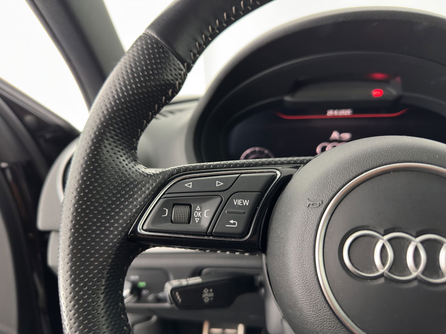Audi A3 Limousine 35 TFSI CoD Advance Sport S-Line-Sportpack (INCL-BTW) Aut.*DIGI-COCKPIT | LEATHER-FABRIC | FULL-LED | HEATED-SPORTSEATS | AUDI-SOUND | DAB+ | NAVI-FULLMAP | ECC | PRIVACY-GLASS | PDC | CRUISE | 18''ALU*