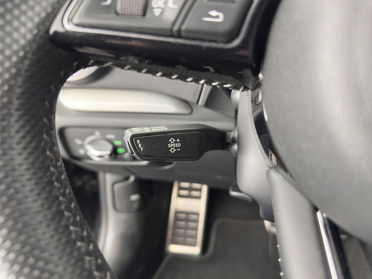 Audi A3 Limousine 35 TFSI CoD Advance Sport S-Line-Sportpack (INCL-BTW) Aut.*DIGI-COCKPIT | LEATHER-FABRIC | FULL-LED | HEATED-SPORTSEATS | AUDI-SOUND | DAB+ | NAVI-FULLMAP | ECC | PRIVACY-GLASS | PDC | CRUISE | 18''ALU*