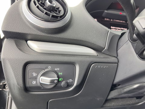 Audi A3 Limousine 35 TFSI CoD Advance Sport S-Line-Sportpack (INCL-BTW) Aut.*DIGI-COCKPIT | LEATHER-FABRIC | FULL-LED | HEATED-SPORTSEATS | AUDI-SOUND | DAB+ | NAVI-FULLMAP | ECC | PRIVACY-GLASS | PDC | CRUISE | 18''ALU*