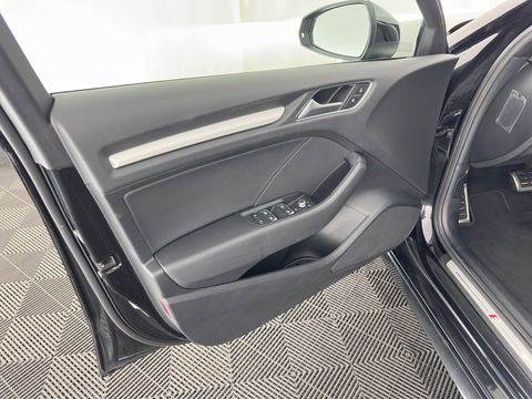 Audi A3 Limousine 35 TFSI CoD Advance Sport S-Line-Sportpack (INCL-BTW) Aut.*DIGI-COCKPIT | LEATHER-FABRIC | FULL-LED | HEATED-SPORTSEATS | AUDI-SOUND | DAB+ | NAVI-FULLMAP | ECC | PRIVACY-GLASS | PDC | CRUISE | 18''ALU*