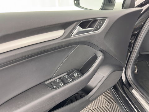 Audi A3 Limousine 35 TFSI CoD Advance Sport S-Line-Sportpack (INCL-BTW) Aut.*DIGI-COCKPIT | LEATHER-FABRIC | FULL-LED | HEATED-SPORTSEATS | AUDI-SOUND | DAB+ | NAVI-FULLMAP | ECC | PRIVACY-GLASS | PDC | CRUISE | 18''ALU*
