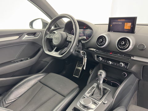 Audi A3 Limousine 35 TFSI CoD Advance Sport S-Line-Sportpack (INCL-BTW) Aut.*DIGI-COCKPIT | LEATHER-FABRIC | FULL-LED | HEATED-SPORTSEATS | AUDI-SOUND | DAB+ | NAVI-FULLMAP | ECC | PRIVACY-GLASS | PDC | CRUISE | 18''ALU*