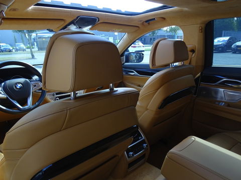 BMW 7 Serie 750i V8 TwinTurbo 449PK / M- Individual / B&W